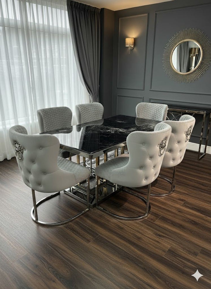 Matbord med 6 stolar